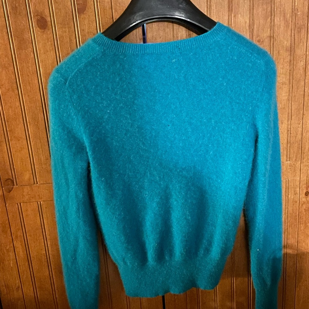 Lord & Taylor Cashmere Sweather - Picture 5 of 5